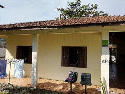 Casa para Venda na cidade de S&atilde;o Francisco do Sul no bairro Itagua&ccedil;u